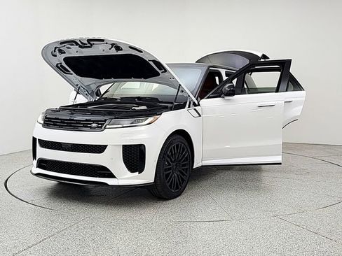 New 2026 Land Rover Range Rover Sport SV AWD/4WD image 9