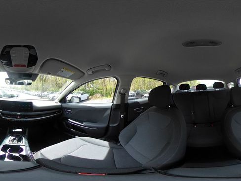 Used 2025 Kia K4 LXS image 38