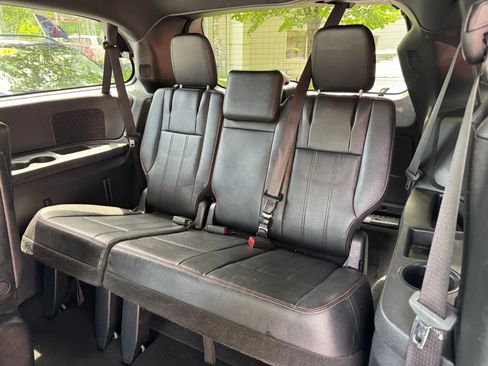 Used 2019 Dodge Grand Caravan GT FWD image 11