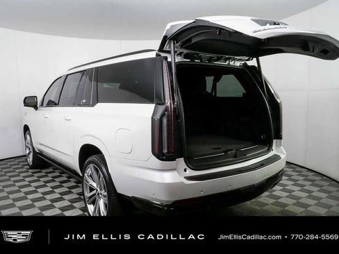 Certified 2025 Cadillac Escalade ESV Sport Platinum AWD/4WD image 37