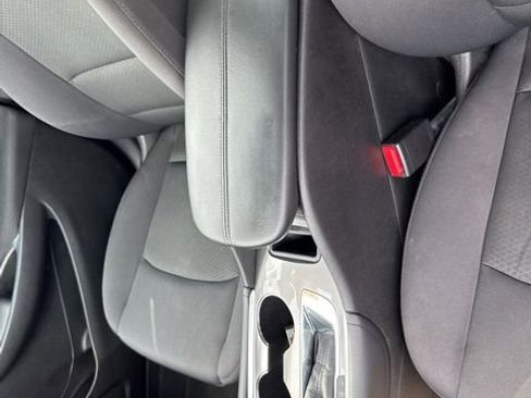 Used 2017 Chevrolet Malibu LT image 16