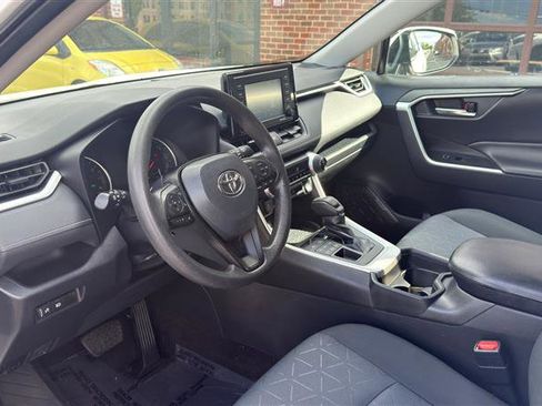 Used 2021 Toyota RAV4 XLE AWD/4WD image 29