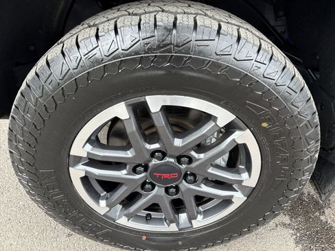 Used 2024 Toyota Tacoma TRD Sport w/ TRD Sport Upgrade Package AWD/4WD image 4