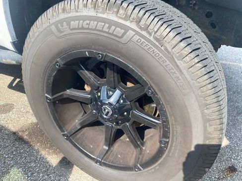 Used 2017 Ford F150 XL w/ Equipment Group 101A Mid AWD/4WD image 3