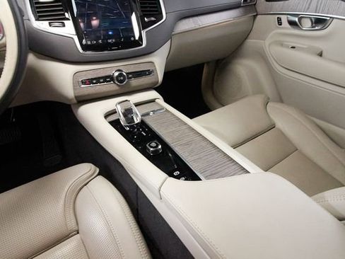 Used 2023 Volvo XC90 T8 Ultimate AWD/4WD image 9
