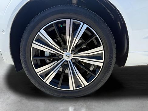 Used 2023 Volvo XC60 B5 Plus w/ Protection Package AWD/4WD image 11