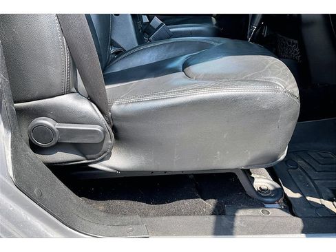 Used 2015 Jeep Wrangler Unlimited Sahara AWD/4WD image 49