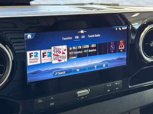Used 2025 Mercedes-Benz Sprinter 2500 image 16