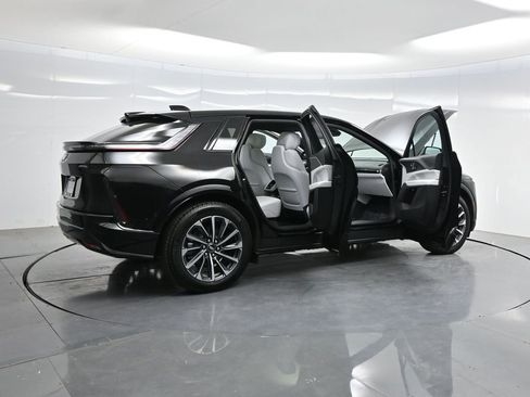 Used 2025 Cadillac Lyriq Sport AWD/4WD image 4