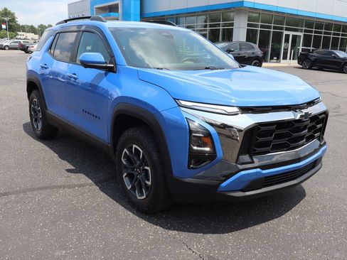 Used 2025 Chevrolet Equinox ACTIV w/ Safety and Technology Package FWD image 2