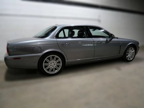Used 2008 Jaguar XJ8 RWD image 6