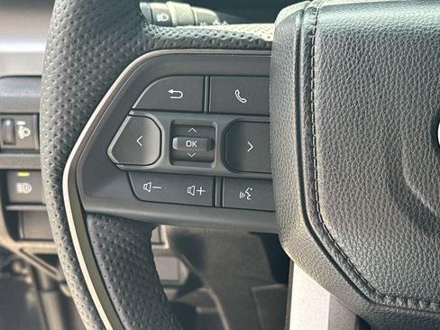 Used 2026 Toyota Tacoma SR5 AWD/4WD image 17