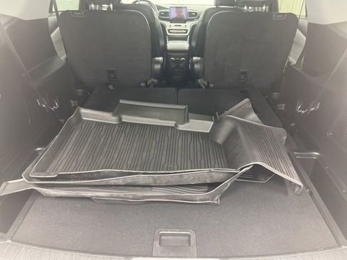 Used 2023 Ford Explorer XLT w/ Equipment Group 202A AWD/4WD image 9