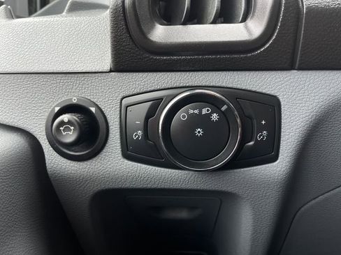 Used 2018 Ford Transit 350 XLT image 19