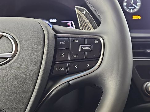 Used 2025 Lexus ES 350 w/ Premium Package FWD image 18
