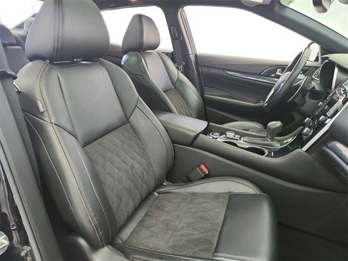 Used 2022 Nissan Maxima SR image 34