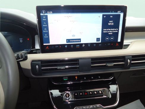 Used 2023 Lincoln Corsair AWD w/ Equipment Group 101A image 15