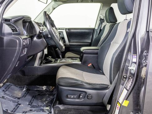 Used 2015 Toyota 4Runner SR5 image 18