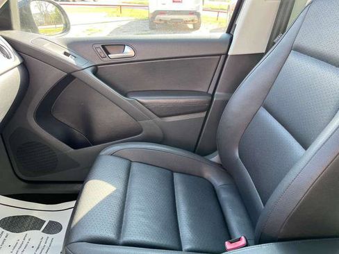 Used 2013 Volkswagen Tiguan SE image 25
