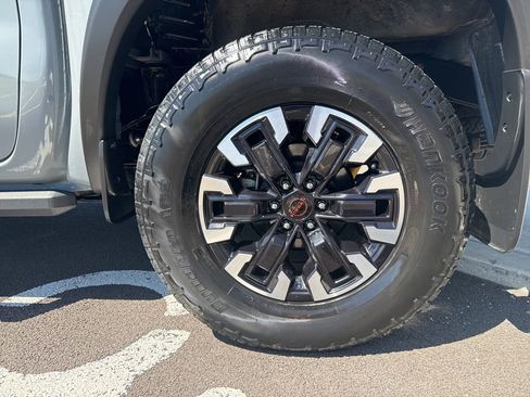 Used 2023 Nissan Frontier PRO-4X w/ Pro Convenience Package AWD/4WD image 11