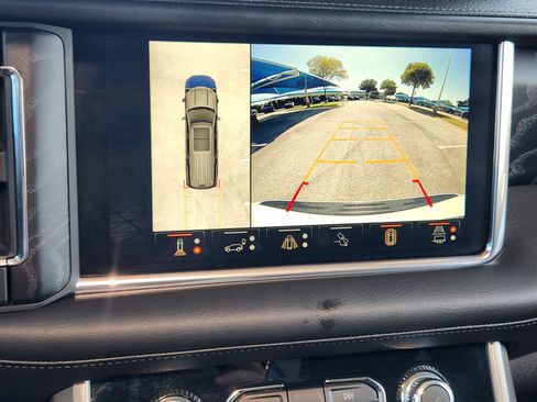 Used 2023 GMC Yukon Denali w/ Advanced Technology Package AWD/4WD image 8