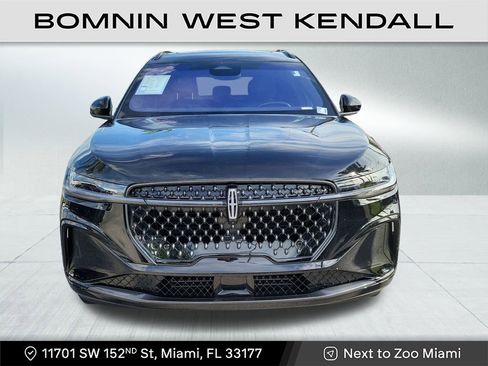 Used 2024 Lincoln Nautilus Reserve w/ Equipment Group 202A image 2