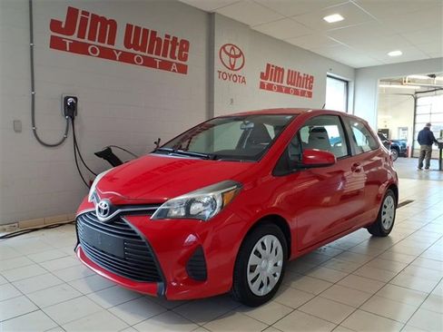 Used 2015 Toyota Yaris L image 1