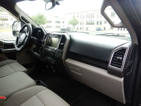 Used 2015 Ford F150 XLT w/ Equipment Group 302A Luxury AWD/4WD image 21