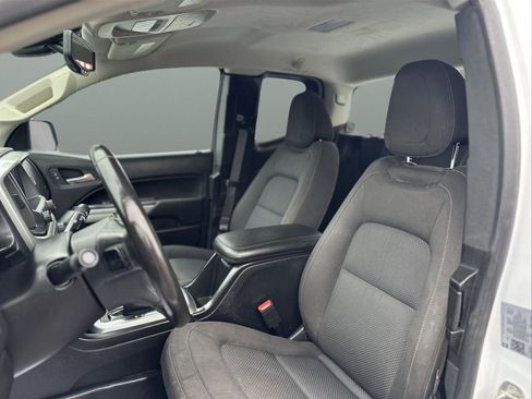 Used 2022 Chevrolet Colorado LT w/ Fleet Safety Package image 9