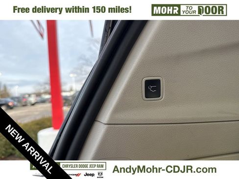 Used 2022 Chrysler Pacifica Touring-L image 27