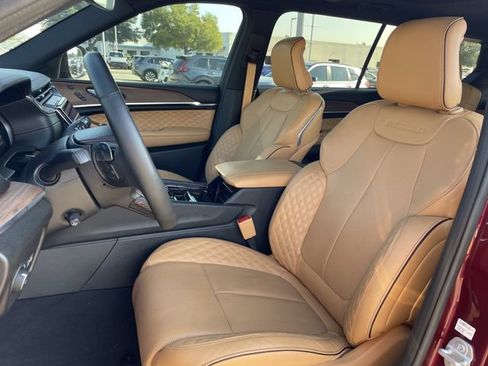 Used 2025 Jeep Grand Cherokee L Summit w/ Obsidian Package AWD/4WD image 26