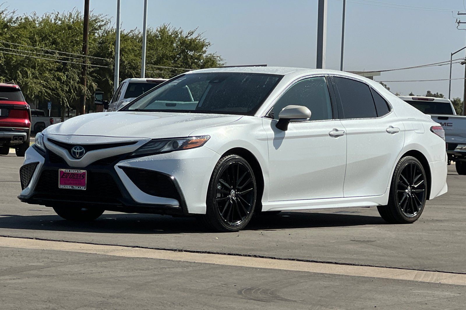 Used 2022 Toyota Camry XSE FWD image 9