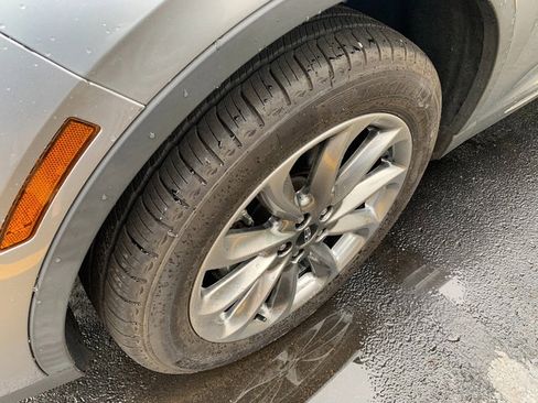 Used 2022 Lincoln Corsair AWD w/ Premium Package image 2