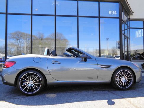 Used 2018 Mercedes-Benz SLC 43 AMG image 4