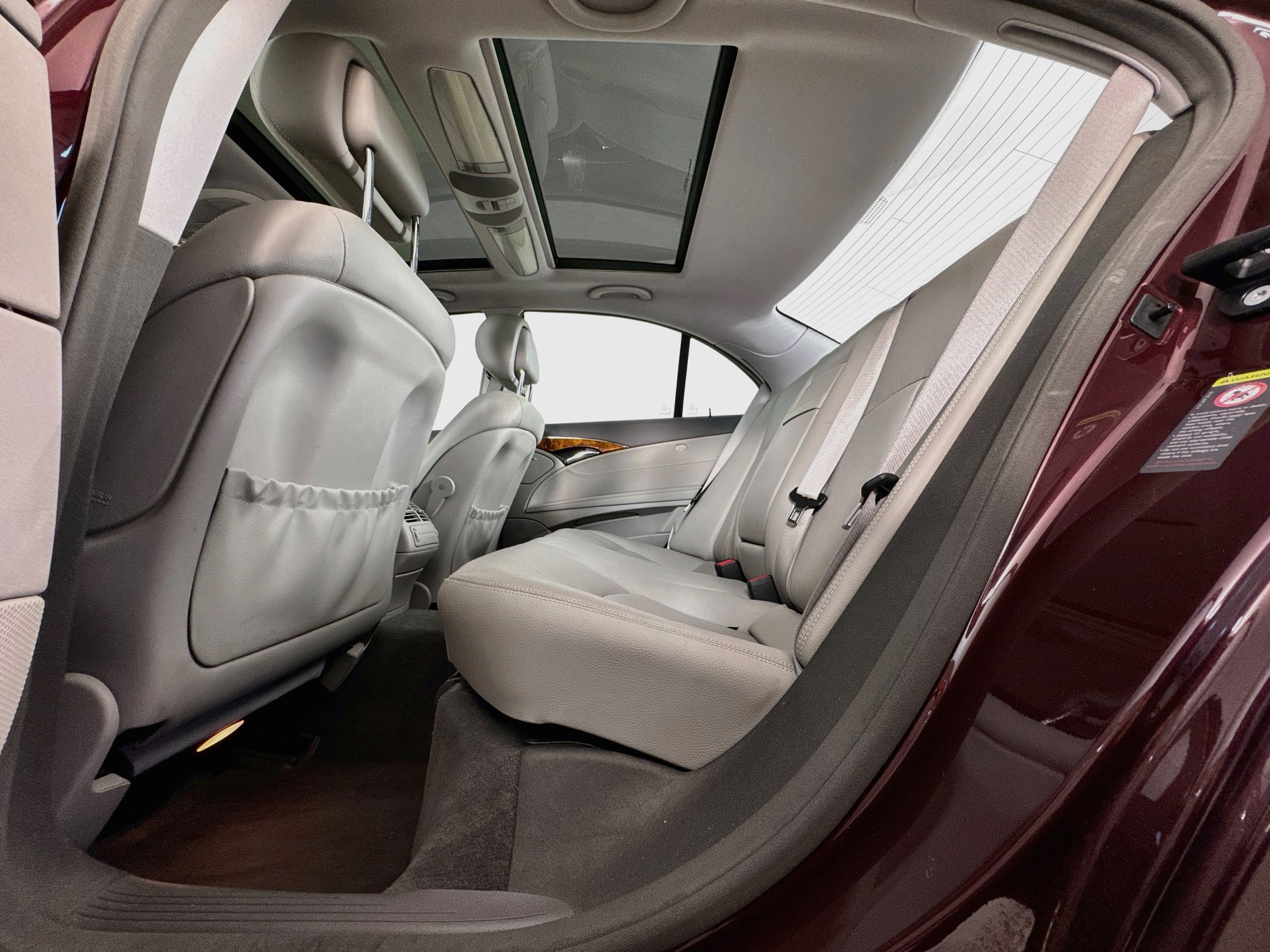 Used 2009 Mercedes-Benz E 350 4MATIC Sedan image 24