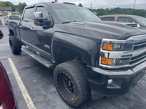Used 2018 Chevrolet Silverado 2500 High Country w/ Duramax Plus Package AWD/4WD image 3