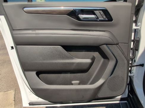 New 2026 Chevrolet Suburban LS image 10