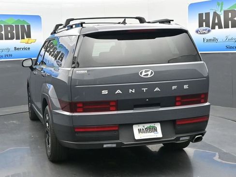 Used 2025 Hyundai Santa Fe SEL FWD image 4