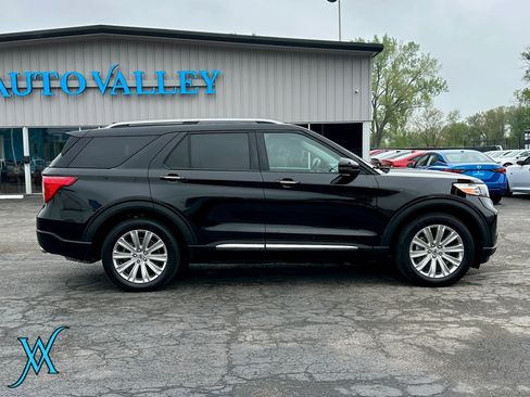 Used 2021 Ford Explorer Limited w/ Hybrid Equipment Group 310A AWD/4WD image 8
