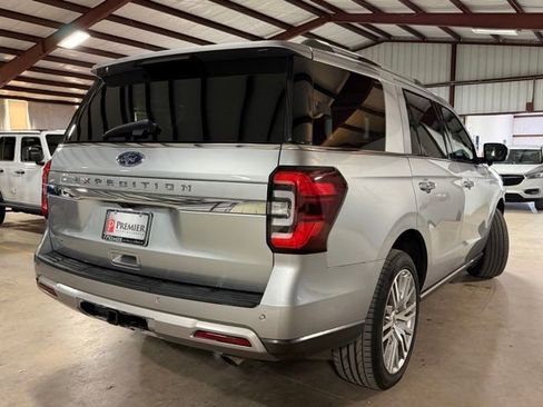 Used 2023 Ford Expedition Limited image 6