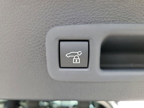 New 2026 Toyota Sienna XLE image 10