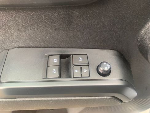 Used 2023 Toyota Tacoma SR image 13