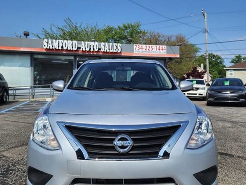 Used 2018 Nissan Versa SV image 6