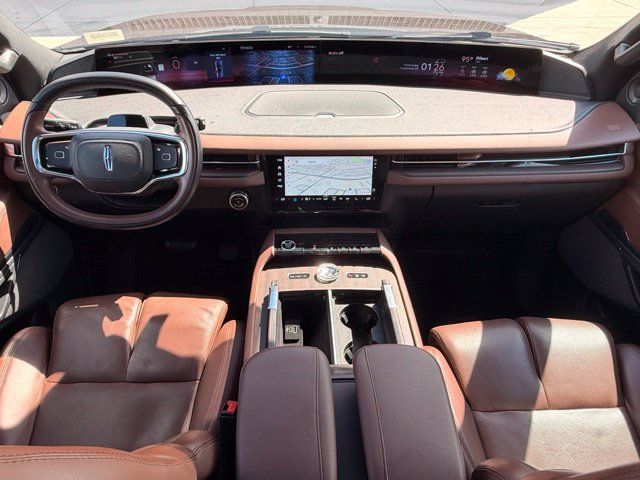 Used 2025 Lincoln Navigator Reserve AWD/4WD image 13