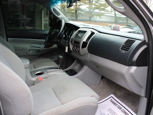 Used 2011 Toyota Tacoma PreRunner w/ TRD Sport Pkg w/JBL Audio image 15