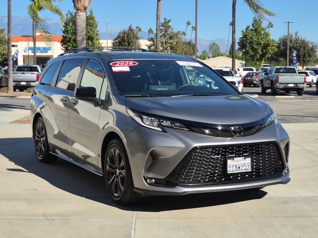 Used 2026 Toyota Sienna XSE FWD image 3