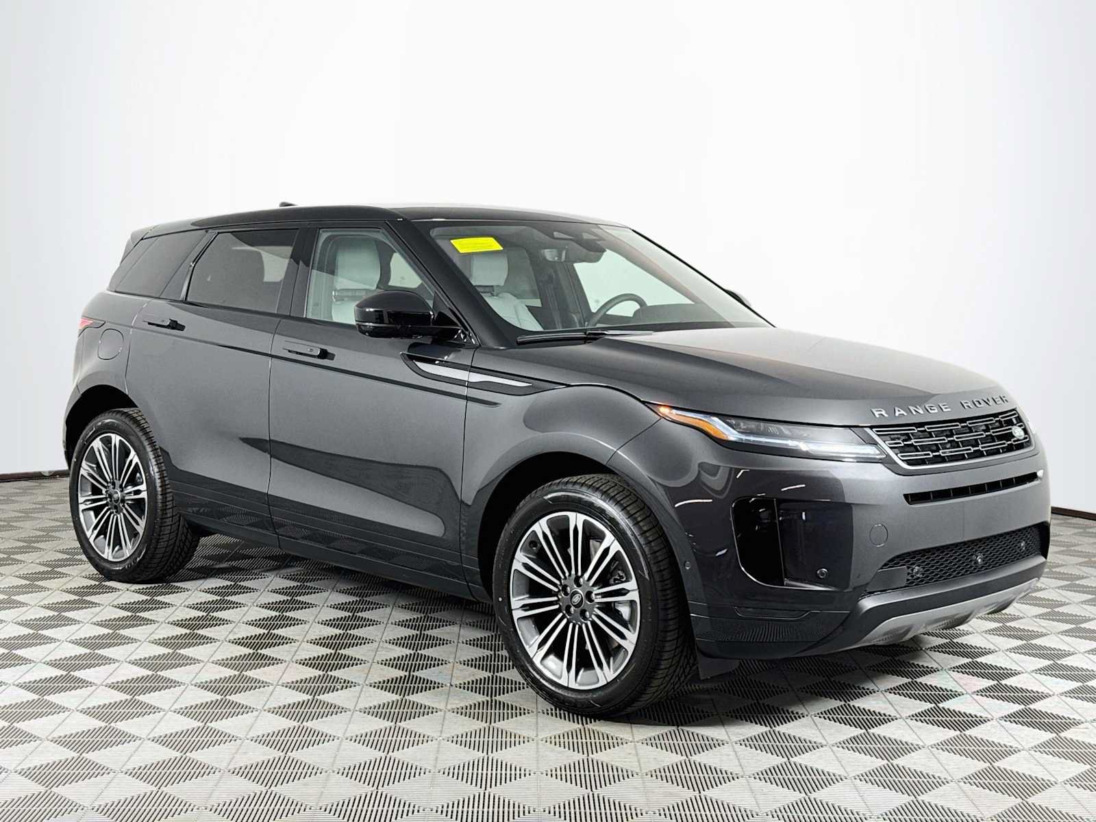 New 2026 Land Rover Range Rover Evoque S AWD/4WD image 3