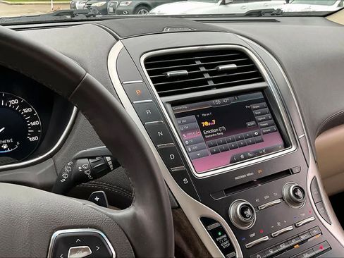 Used 2016 Lincoln MKX Select w/ Select Plus Package image 5