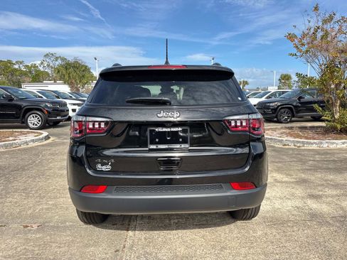 New 2026 Jeep Compass Latitude AWD/4WD image 4