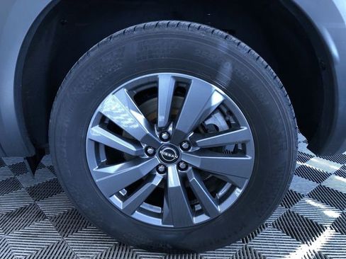 Used 2025 Nissan Pathfinder SV image 16